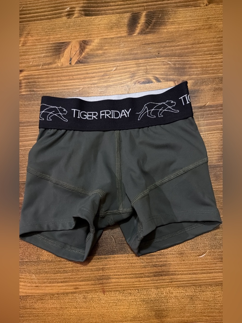 Tiger Friday Logo Moss - Olive Color CM Shorts